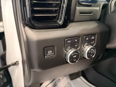 Used 2025 GMC Sierra 2500 AT4 AWD/4WD image 23