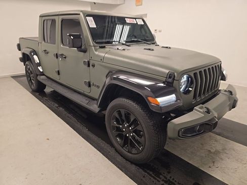 Used 2021 Jeep Gladiator Overland AWD/4WD image 3