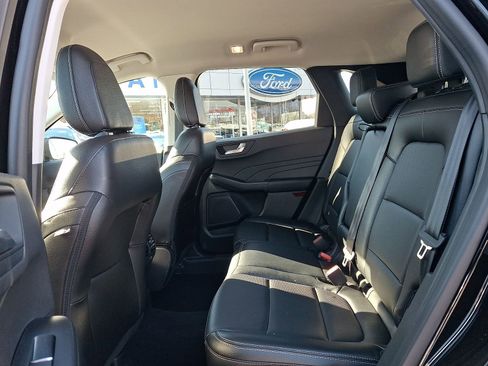 Used 2022 Ford Escape SEL image 11