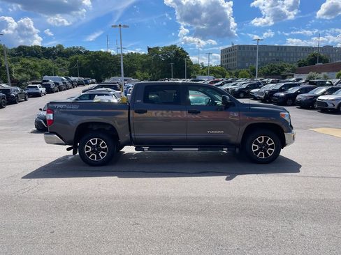 Used 2014 Toyota Tundra SR5 w/ TRD Off Road Package AWD/4WD image 7