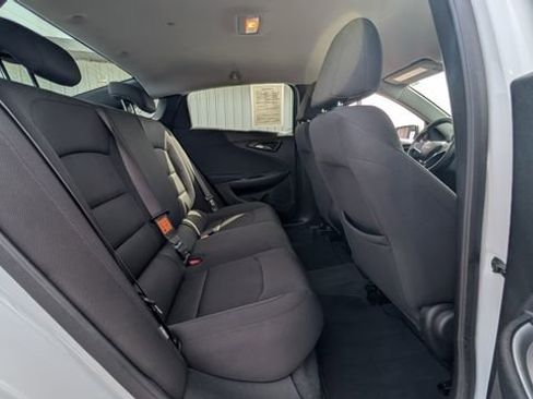 Used 2025 Chevrolet Malibu LS FWD image 38