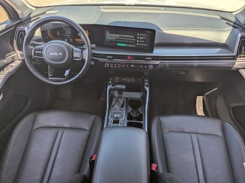 Certified 2025 Kia Sorento S w/ Panoramic Sunroof Package image 13