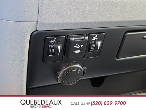 Used 2020 Toyota Sienna XLE w/ XLE Navigation Package FWD image 23