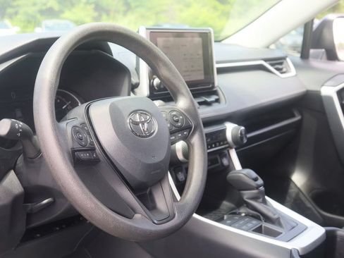 Used 2025 Toyota RAV4 XLE AWD/4WD image 23