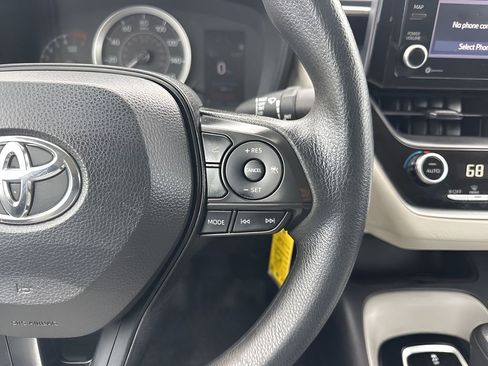 Used 2022 Toyota Corolla LE image 14