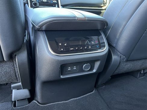 Used 2025 Nissan Armada Platinum Reserve image 25