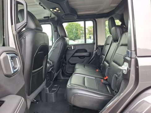 Used 2021 Jeep Wrangler Unlimited Sahara AWD/4WD image 10