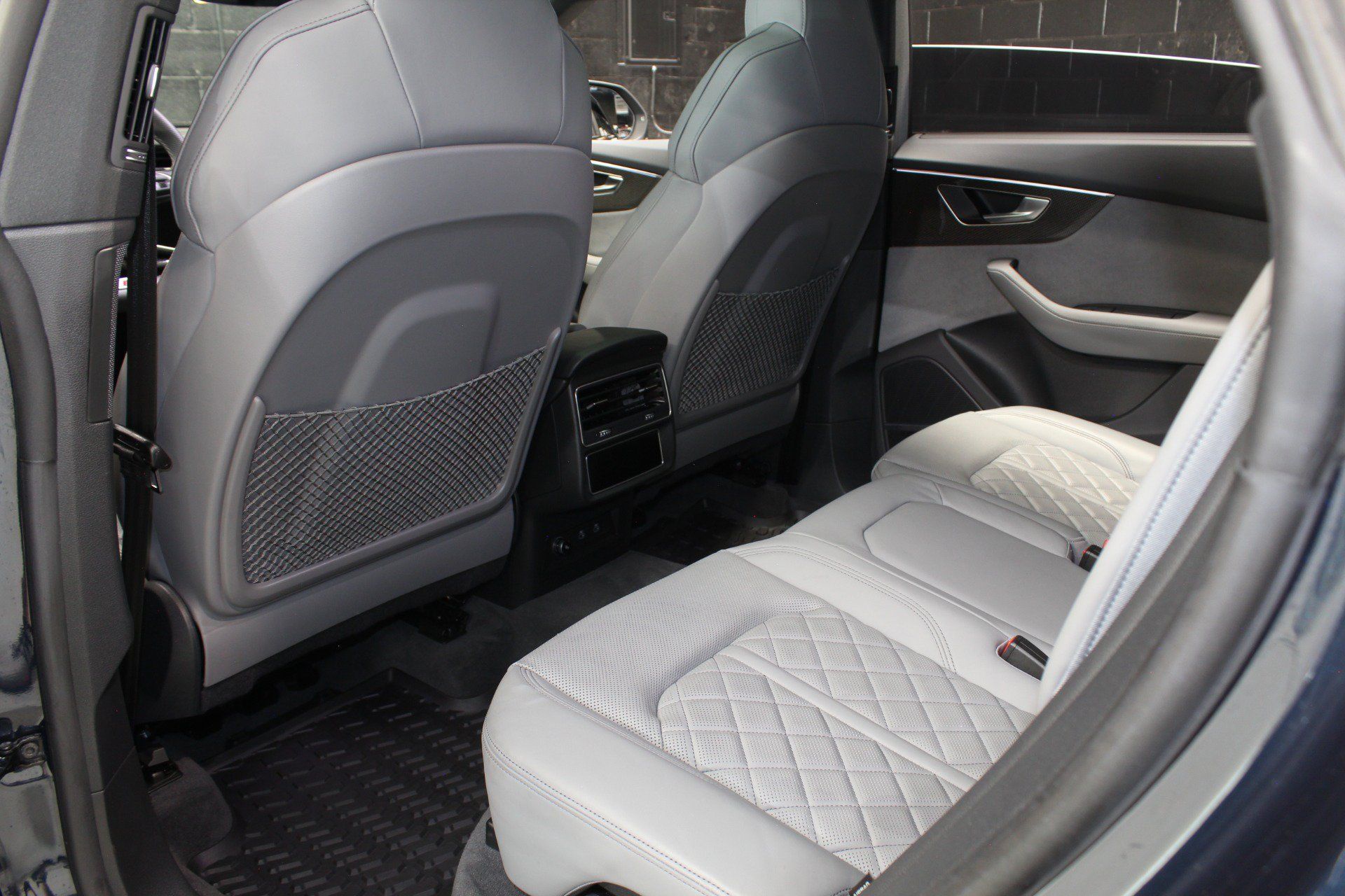 Used 2023 Audi SQ8 Premium Plus AWD/4WD image 38