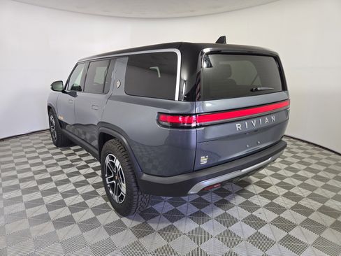 Used 2022 Rivian R1S Launch Edition image 3