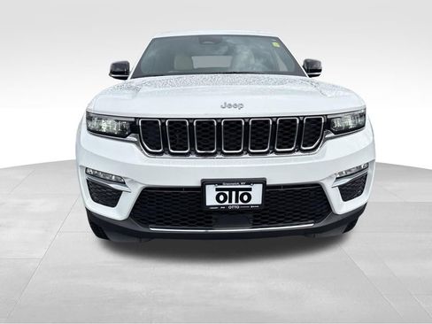 Used 2023 Jeep Grand Cherokee Limited image 2