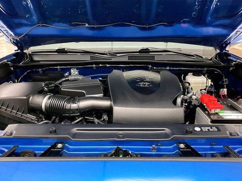 Used 2017 Toyota Tacoma TRD Off-Road image 25