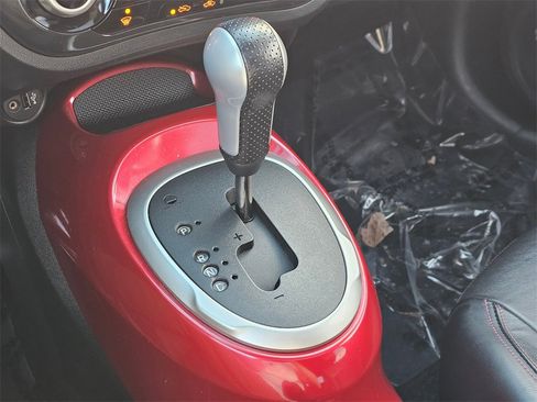 Used 2013 Nissan Juke SL image 34