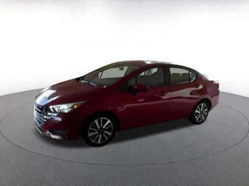 Used 2025 Nissan Versa SV image 4