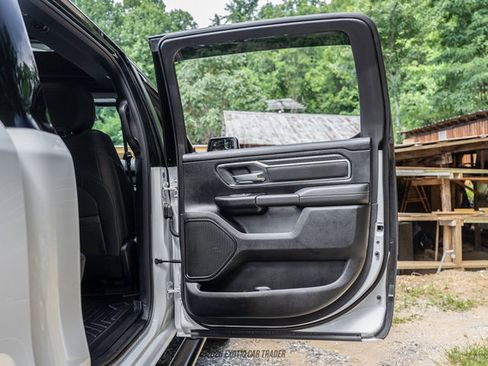 Used 2025 RAM 1500 Big Horn AWD/4WD image 31