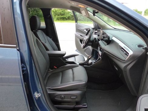 Used 2024 Buick Encore GX Avenir AWD/4WD image 43