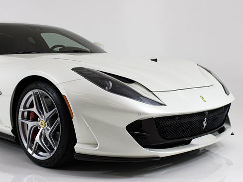 Certified 2020 Ferrari 812 Superfast RWD image 9