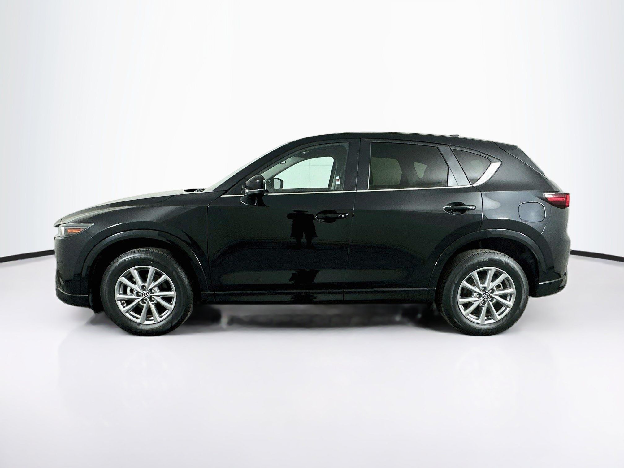 Used 2025 MAZDA CX-5 AWD 2.5 S w/ Preferred Package image 4