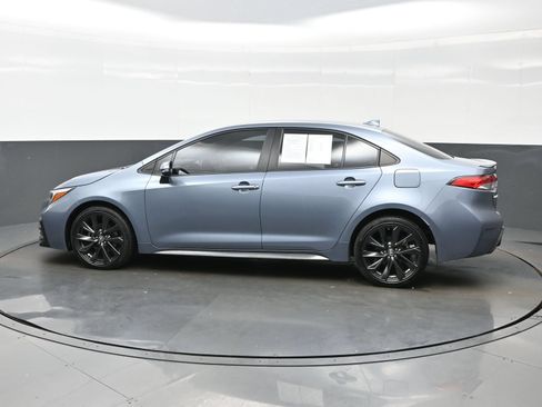 Used 2023 Toyota Corolla SE FWD image 3