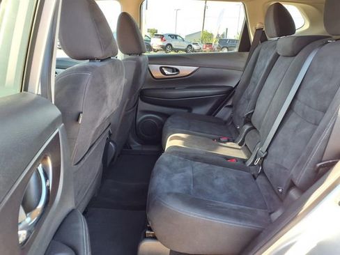 Used 2015 Nissan Rogue SV FWD image 7
