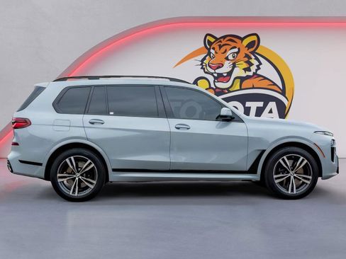 Used 2023 BMW X7 xDrive40i w/ Executive Package AWD/4WD image 4
