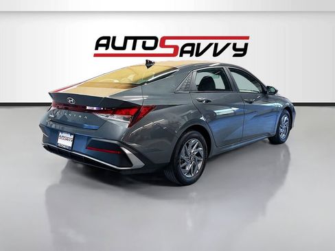 Used 2024 Hyundai Elantra SEL FWD image 7