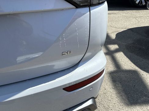 New 2025 Mitsubishi Outlander SE image 6