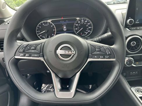 Used 2025 Nissan Sentra SV FWD image 20