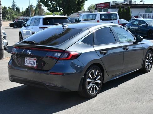 Used 2024 Honda Civic EX-L image 8