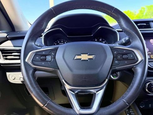 Used 2021 Chevrolet TrailBlazer LT w/ Premium Seating Package FWD image 20