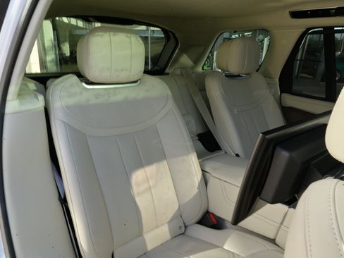 Used 2023 Land Rover Range Rover Autobiography image 49