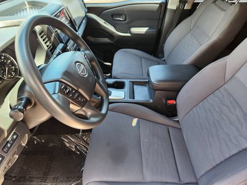 Used 2022 Nissan Frontier S w/ Technology Package RWD image 3