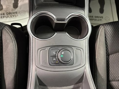 Used 2024 GMC Terrain SLE FWD image 26
