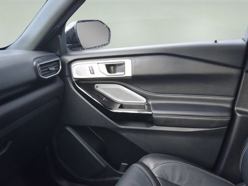 Certified 2022 Ford Explorer ST w/ Equipment Group 401A image 19