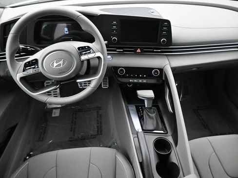 Certified 2026 Hyundai Elantra Sport FWD image 13