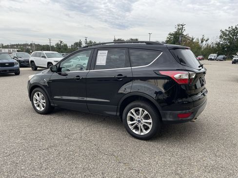 Used 2018 Ford Escape SE FWD image 5