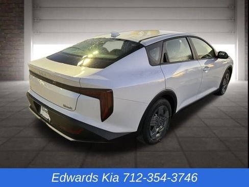 New 2026 Kia K4 LX image 6