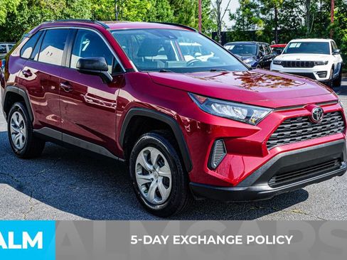 Used 2021 Toyota RAV4 LE FWD image 4