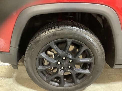 Used 2024 Jeep Compass Latitude w/ Convenience Group image 13