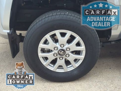 Used 2024 Toyota Tacoma SR image 3