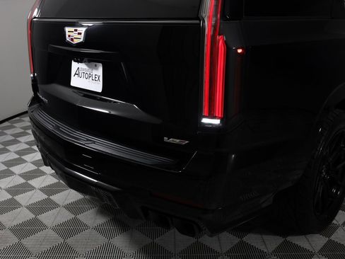 Used 2025 Cadillac Escalade V image 53