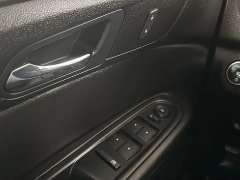 Used 2017 Chevrolet Traverse LT w/ Style and Technology Package FWD image 15