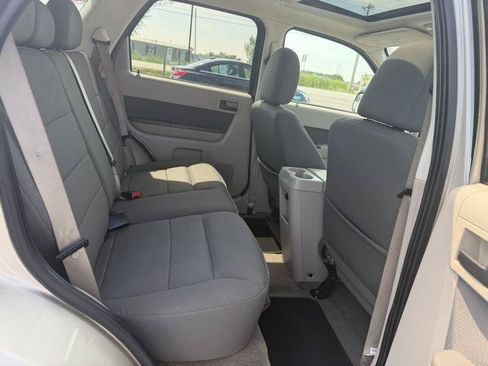 Used 2010 Ford Escape XLT AWD/4WD image 5