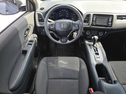 Used 2019 Honda HR-V LX image 2