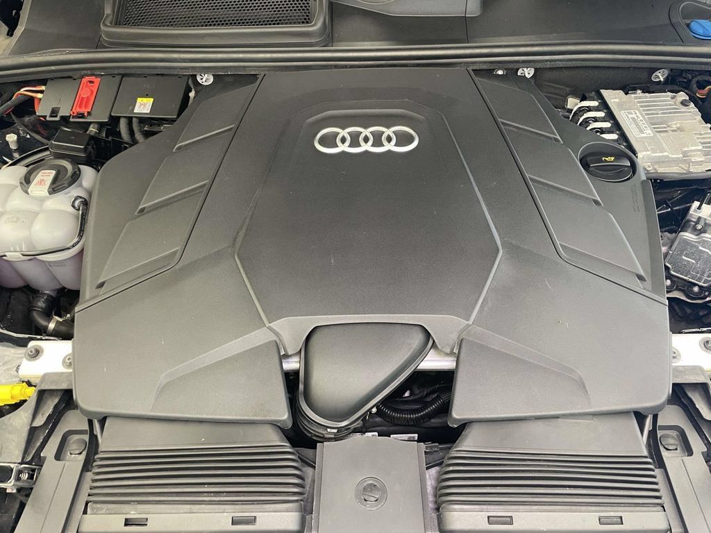 Used 2025 Audi Q7 3.0T Premium Plus AWD/4WD image 25