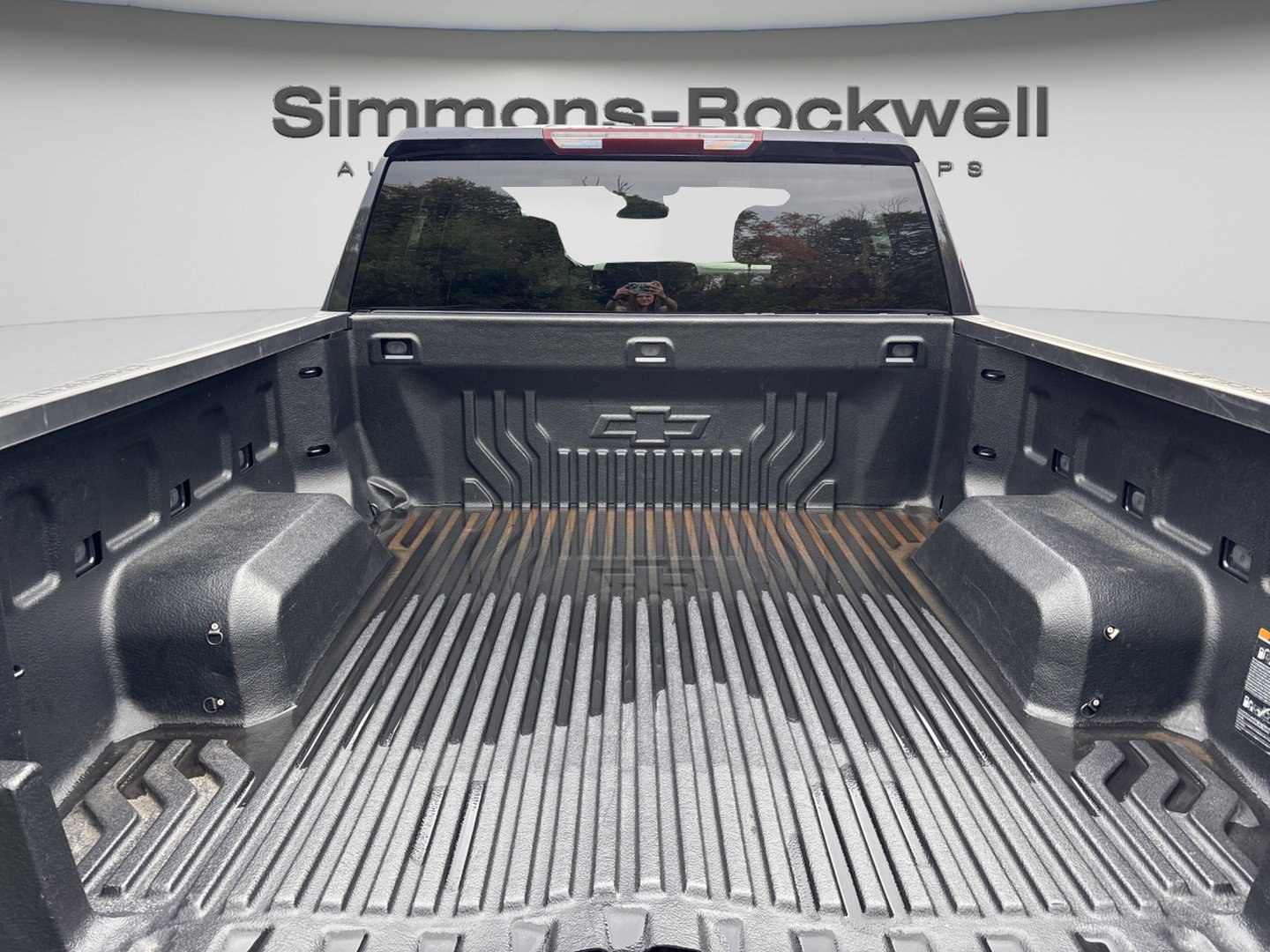 Used 2024 Chevrolet Silverado 1500 LT AWD/4WD image 9