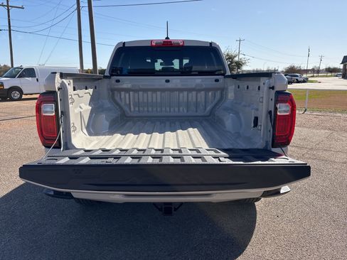 New 2026 GMC Canyon Elevation w/ Convenience Package image 21