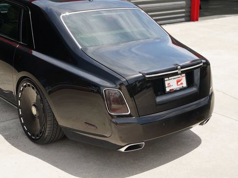 Used 2020 Rolls-Royce Phantom Extended Wheelbase RWD image 17