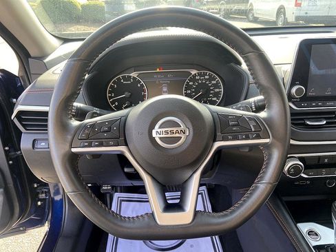 Certified 2022 Nissan Altima 2.5 SR image 13