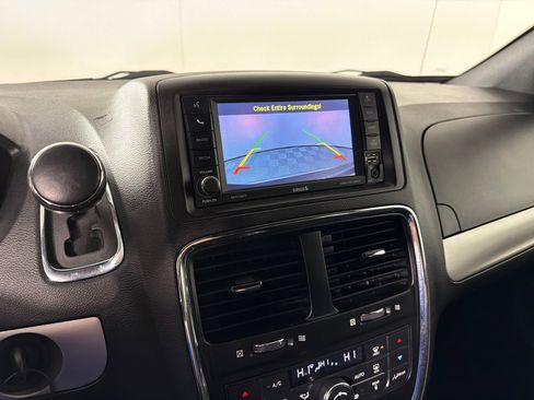 Used 2019 Dodge Grand Caravan GT image 17