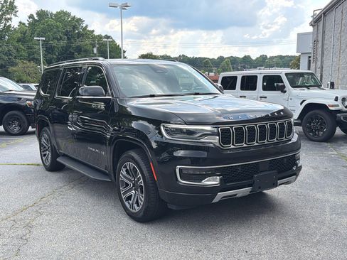 Used 2024 Jeep Wagoneer Series II w/ Flexible Seating Group RWD image 2